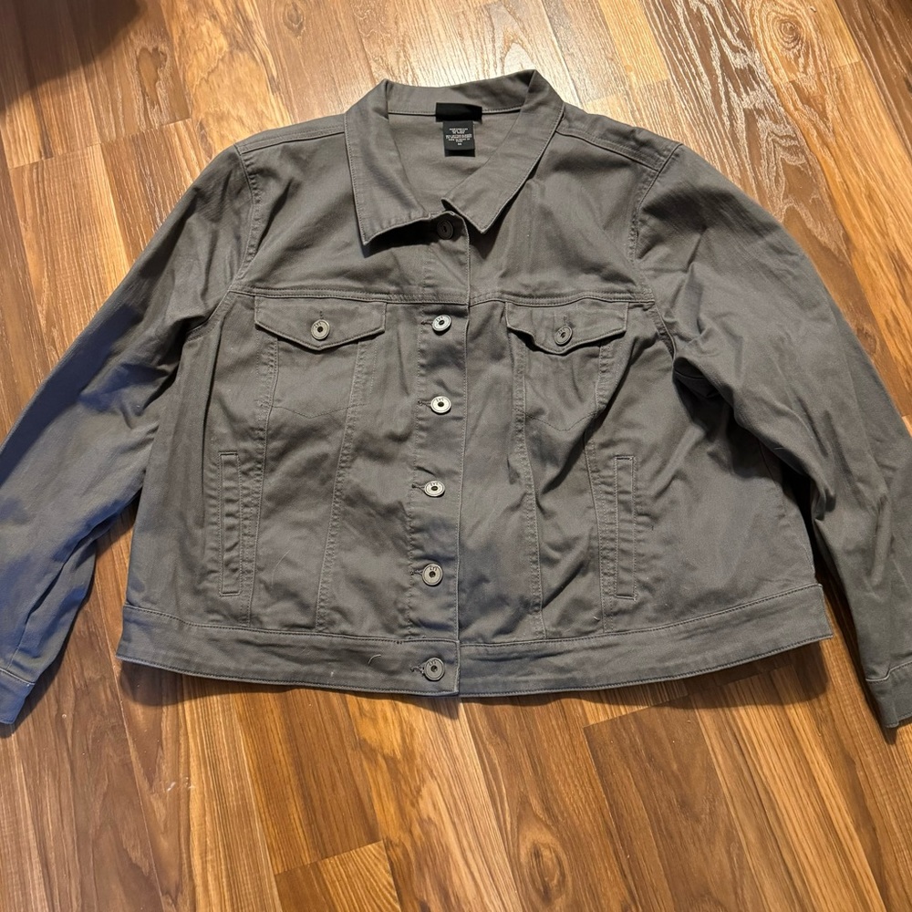 Women's Gray Jean Jacket